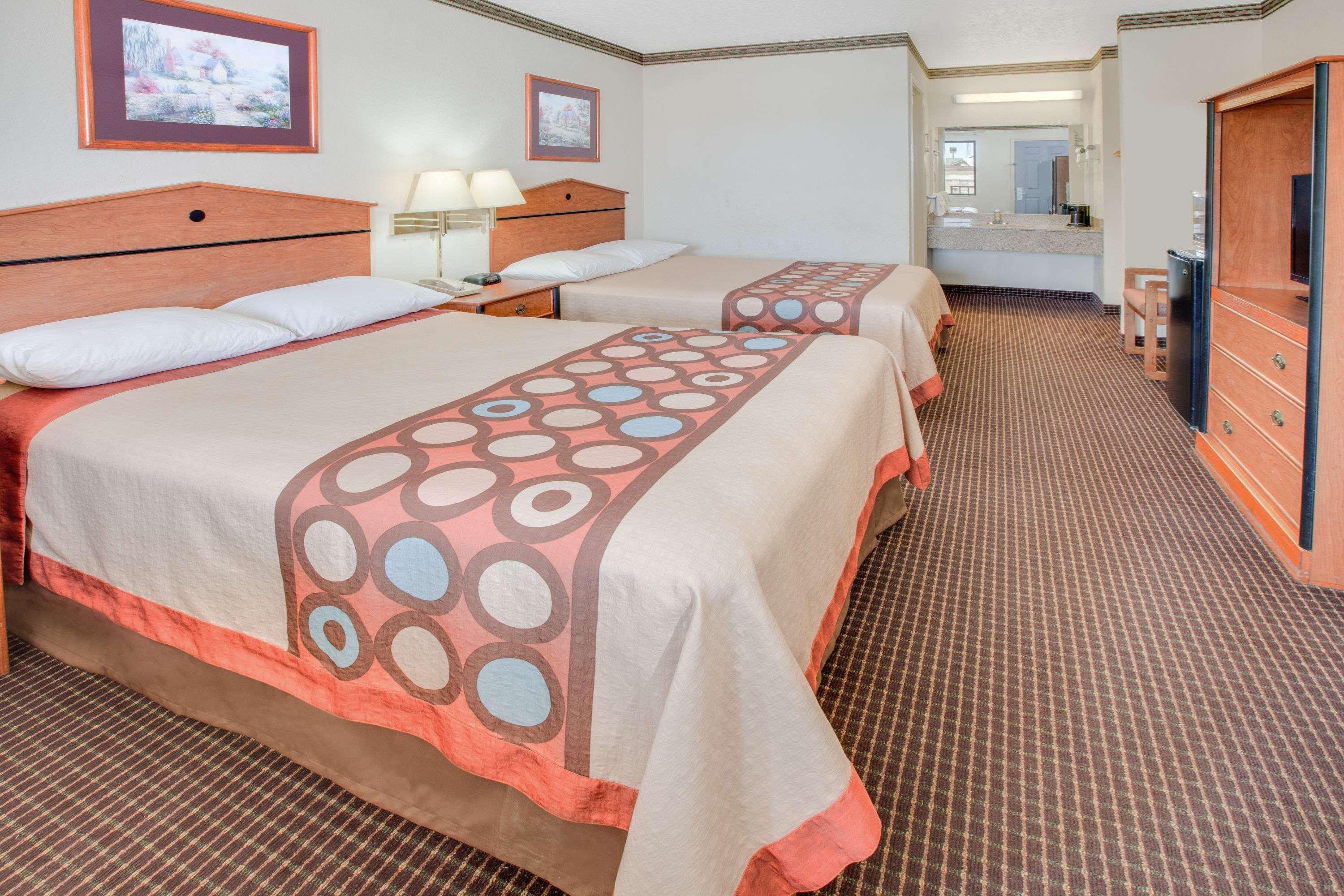 Super 8 By Wyndham Arkadelphia Caddo Valley Area Exteriér fotografie